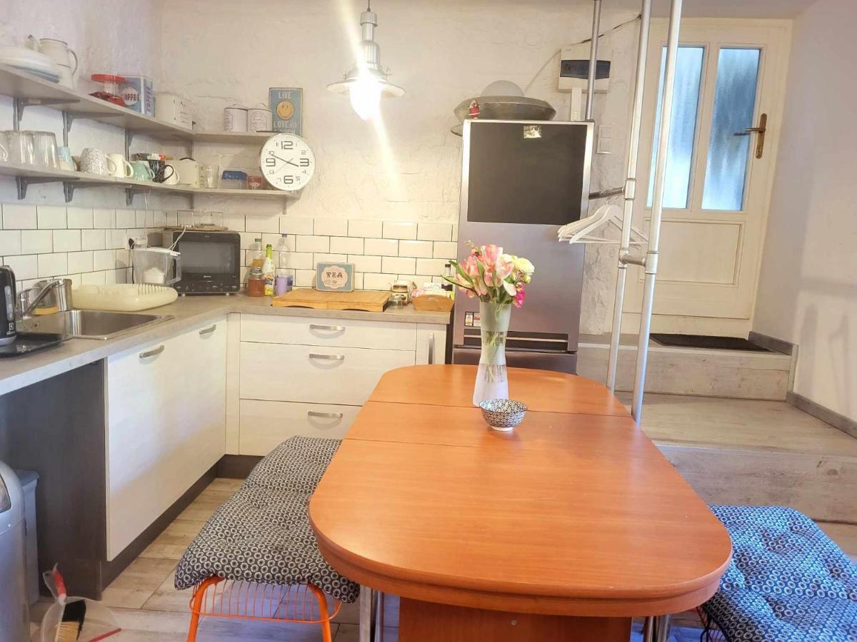 Cosy Apartman By The Castle Apartment Budapest Exterior photo
